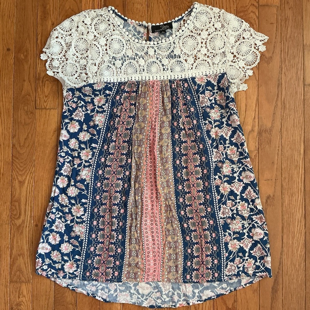 Suzanne Betro Women's Crochet Lace Floral Paisley Tunic Top - Size Small